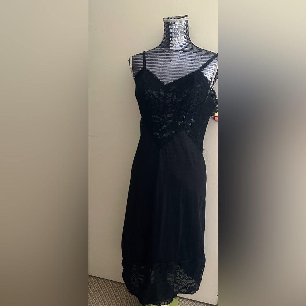 Vintage Vanity Fair Made In USA Black Lace Slip Nightgown Medium 36 18”P2P 40” L